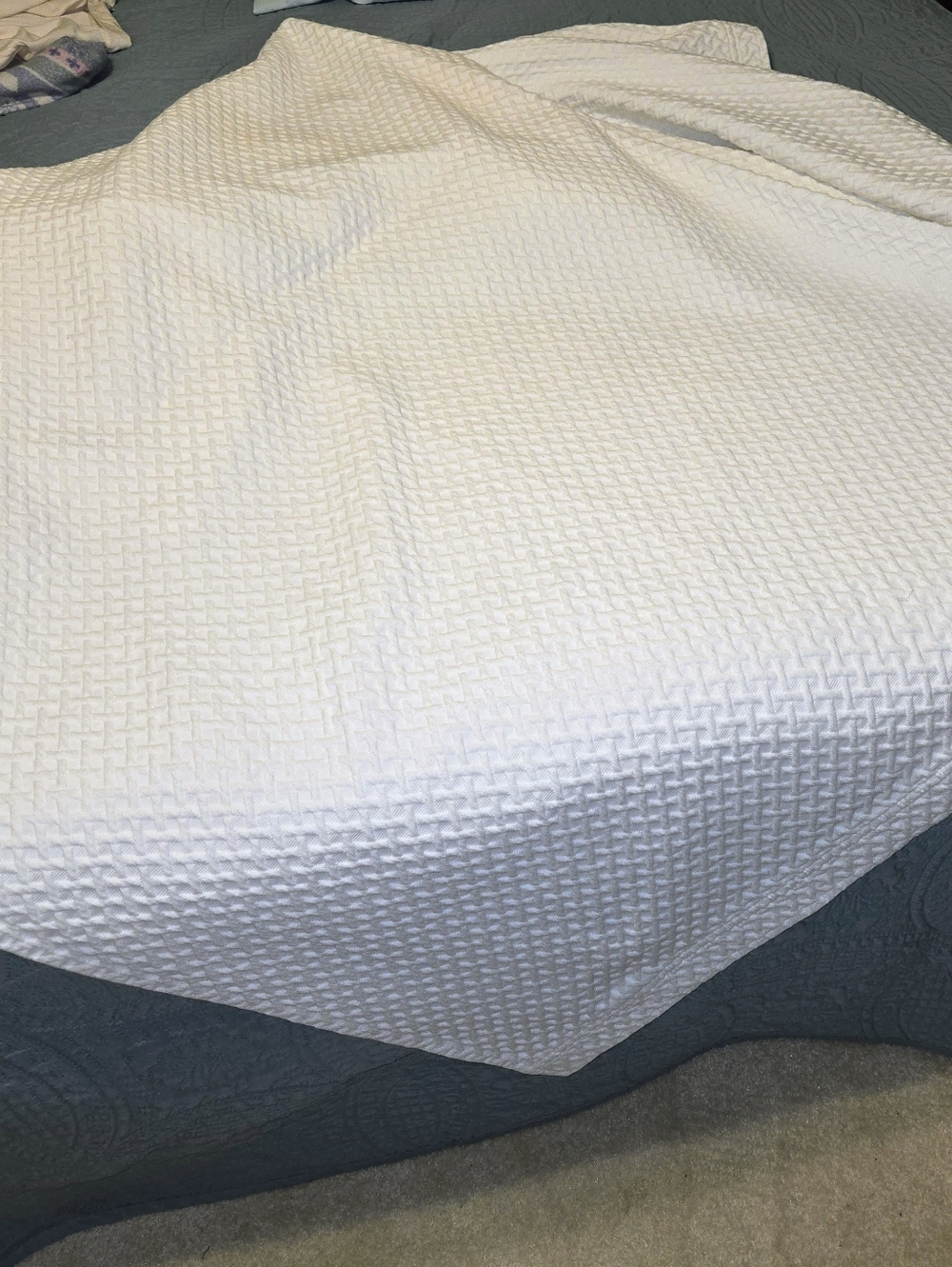 L N T Home Ivory Textured Coverlet - Cotton Home Bedding 80 X 62